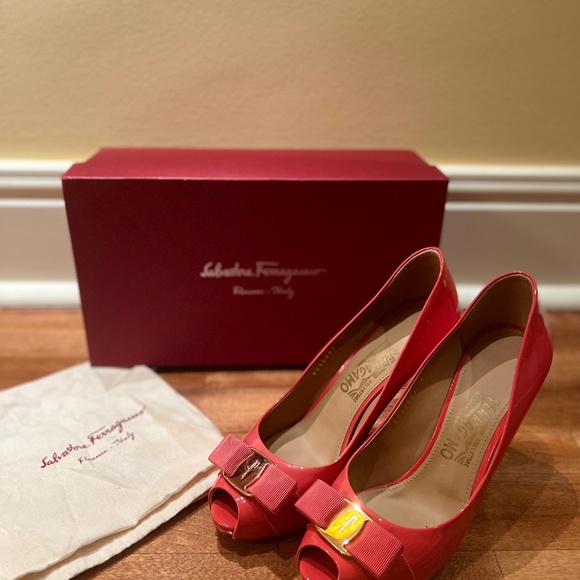 SALVATORE FERRAGAMO SHOES - Picture 1 of 8